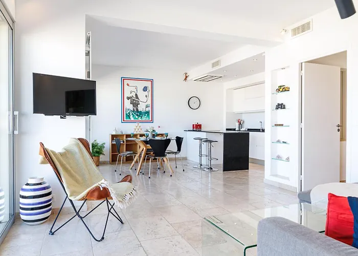 Skyline 2-bedroom Flat With Epic Views - Roi Chevalier 公寓