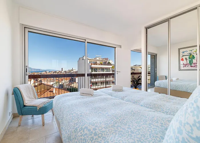 Skyline 2-bedroom Flat With Epic Views - Roi Chevalier 昂蒂布