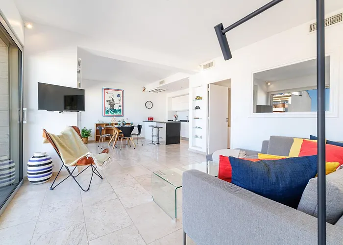 Skyline 2-bedroom Flat With Epic Views - Roi Chevalier 公寓 昂蒂布