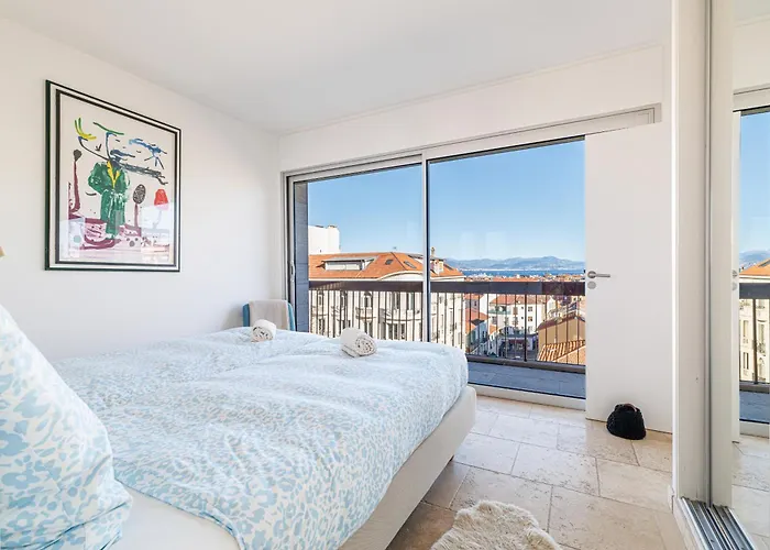 Skyline 2-bedroom Flat With Epic Views - Roi Chevalier 公寓