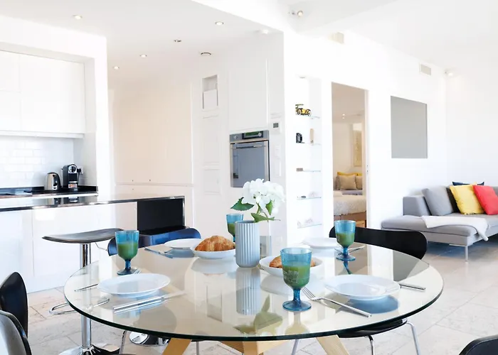 Skyline 2-bedroom Flat With Epic Views - Roi Chevalier 公寓 昂蒂布