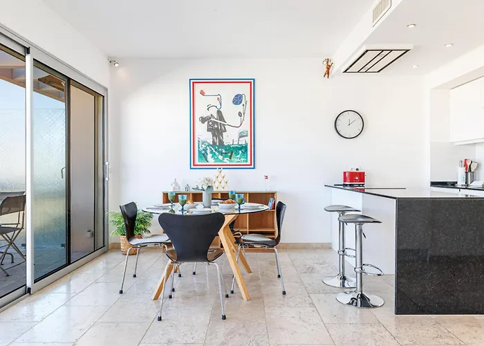 Skyline 2-bedroom Flat With Epic Views - Roi Chevalier 公寓 昂蒂布