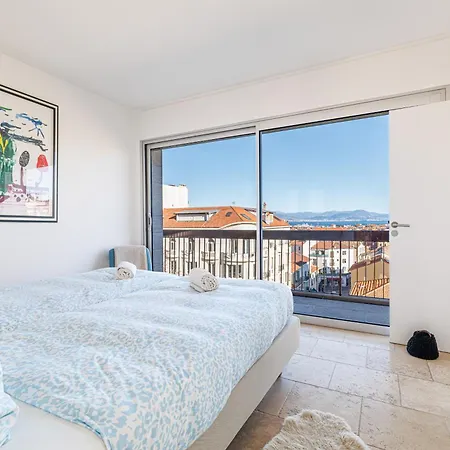 Skyline 2-bedroom Flat With Epic Views - Roi Chevalier Apartament