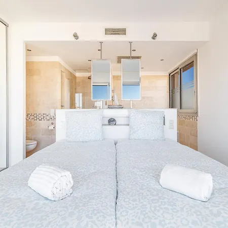 דירה Skyline 2-bedroom Flat With Epic Views - Roi Chevalier