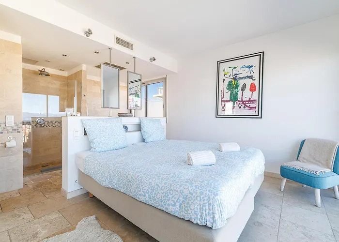 Apartment Skyline 2-bedroom Flat With Epic Views - Roi Chevalier