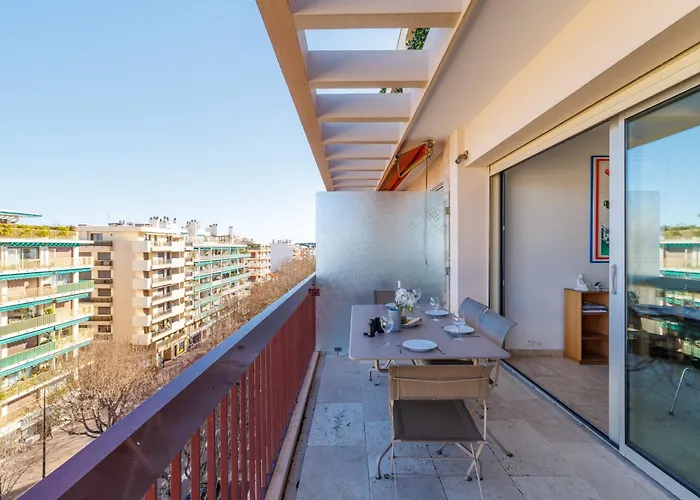 Skyline 2-bedroom Flat With Epic Views - Roi Chevalier * Antibes