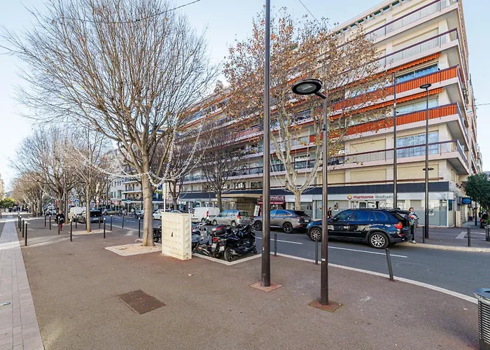 Skyline 2-bedroom Flat With Epic Views - Roi Chevalier Antibes